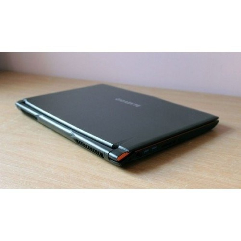 Gigabyte 17.3-Inc, Intel I7 7700HQ, 16 GB DDR4 RAM, 1TB HDD +256 GB SSD, GTX 1070 8GB , Widonws 10