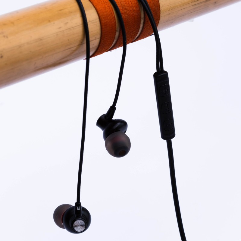 Asta Wolf String